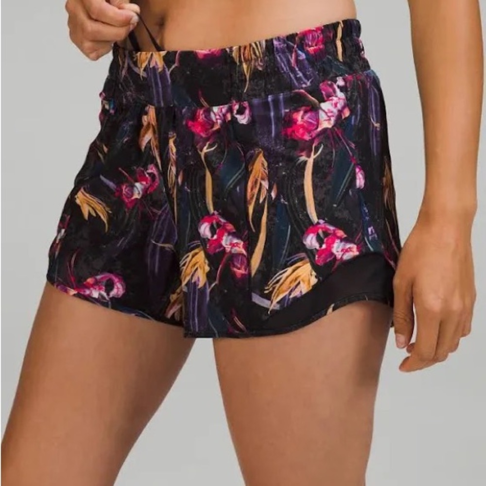 Lululemon Black Watercolor Hotty Hot Lululemon Shorts size 8 Women New with Tags